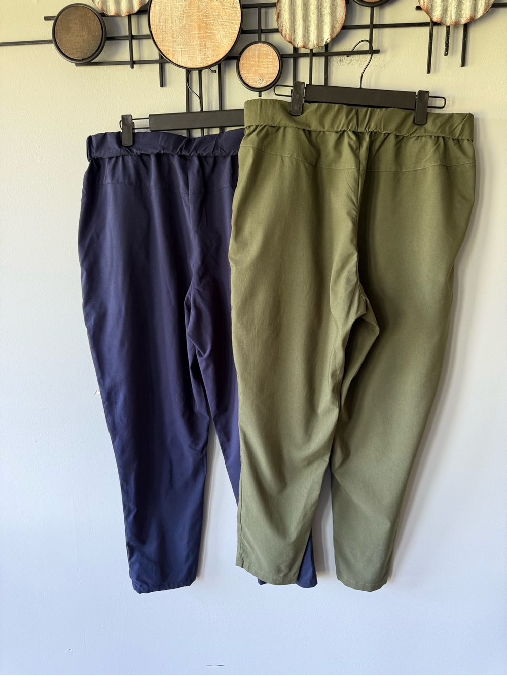 Women’s Cropped Elastic-Waist Pants - Olive Green - Picture 2 of 7